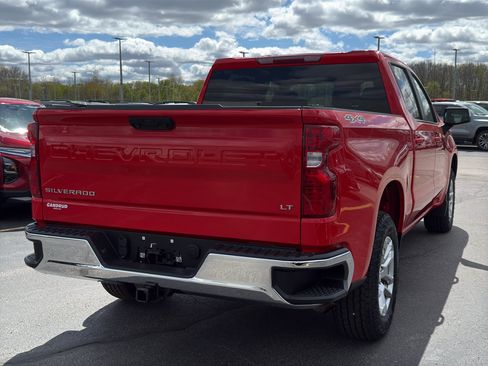 Used 2022 Chevrolet Silverado 1500 LT AWD/4WD image 5