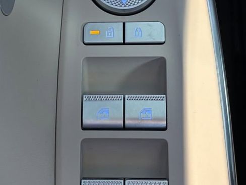 Certified 2026 Genesis GV70 2.5T Select AWD/4WD image 17