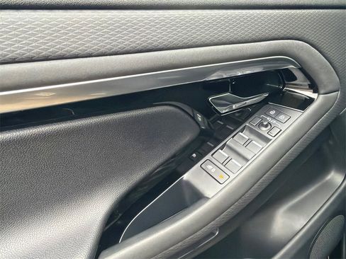 Used 2023 Land Rover Range Rover Evoque S image 37