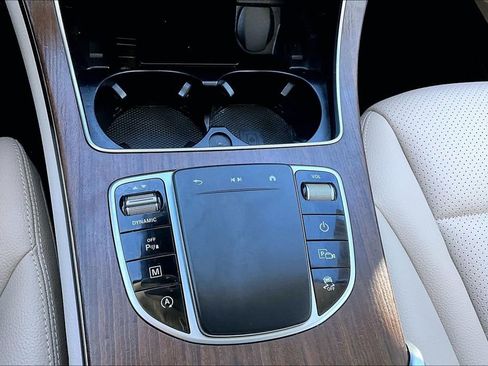 Used 2022 Mercedes-Benz GLC 300 4MATIC image 12