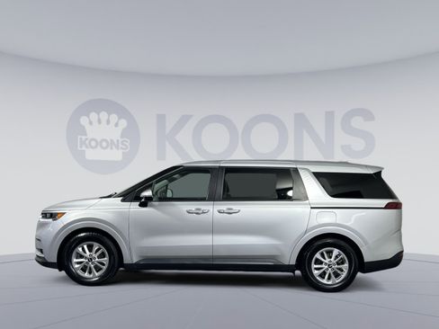 Used 2022 Kia Carnival LX FWD image 7