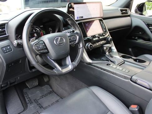 Used 2024 Lexus LX 600 4WD w/ Appearance Package image 9