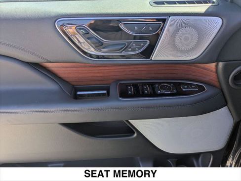Used 2024 Lincoln Navigator Reserve AWD/4WD image 10