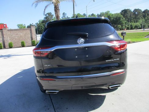 Used 2018 Buick Enclave Essence image 30
