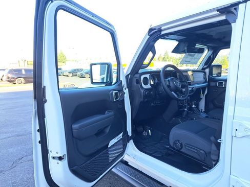 New 2026 Jeep Gladiator Sport AWD/4WD image 10