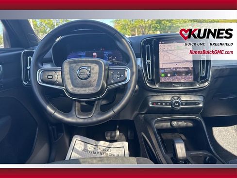 Used 2025 Volvo XC40 B5 Core AWD/4WD image 34