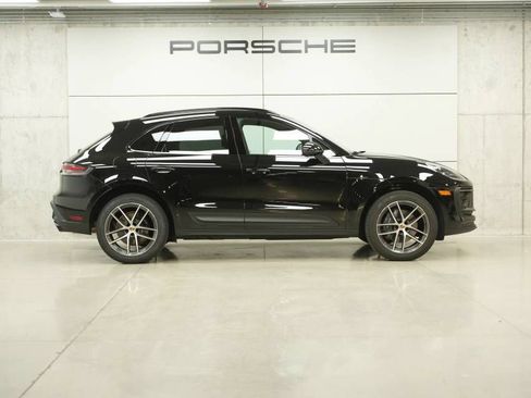 Certified 2026 Porsche Macan AWD/4WD image 8