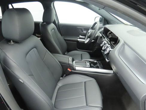 Certified 2025 Mercedes-Benz GLA 250 image 21