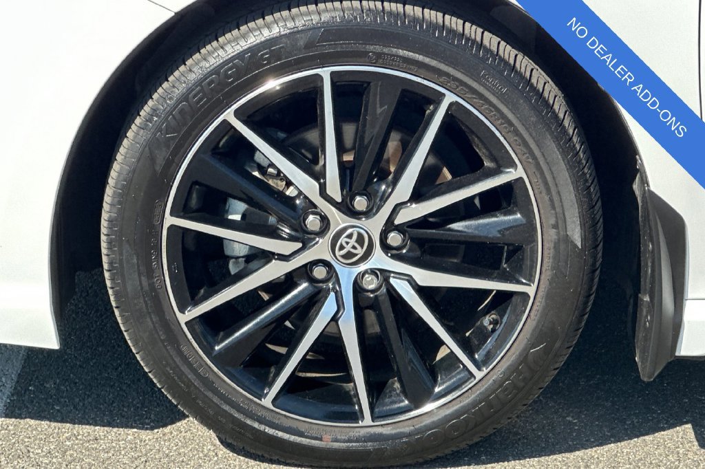 Used 2024 Toyota Camry SE FWD image 30