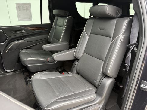 Certified 2024 Cadillac Escalade ESV Premium Luxury AWD/4WD image 7