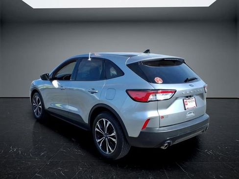 Used 2022 Ford Escape SE w/ SE Sport Appearance Package FWD image 6
