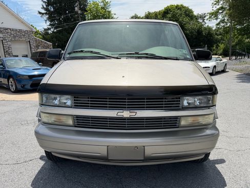 Used 2003 Chevrolet Astro RWD image 2