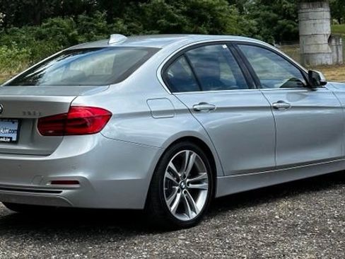 Used 2018 BMW 328d Sedan w/ Premium Package RWD image 9