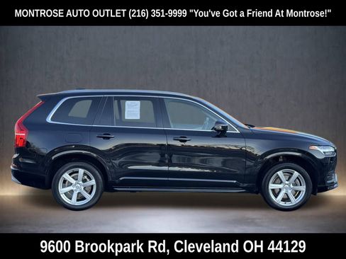 Used 2022 Volvo XC90 T5 Momentum image 3