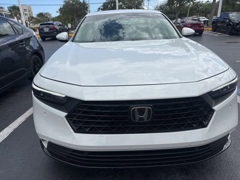 Used 2023 Honda Accord EX-L image 2