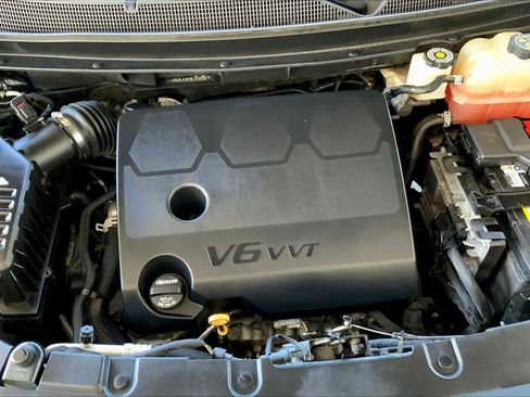 Used 2021 Chevrolet Traverse RS image 31