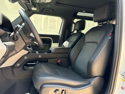 Certified 2024 Land Rover Defender 90 X-Dynamic SE image 11