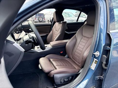 Used 2025 BMW 330i Sedan w/ Premium Package RWD image 21