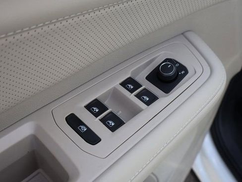 New 2026 Volkswagen Atlas SE image 11