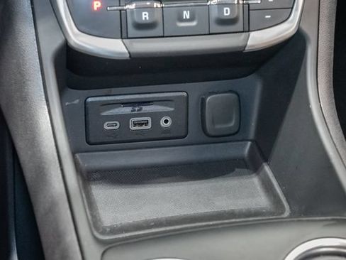 Used 2024 GMC Terrain SLT AWD/4WD image 21