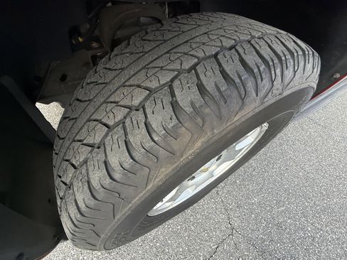 Used 2012 Chevrolet Tahoe LS image 32