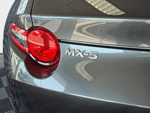 Used 2023 MAZDA MX-5 Miata Grand Touring RWD image 14