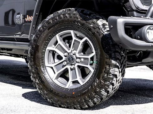 New 2025 Jeep Gladiator Mojave w/ Dual Top Group image 2