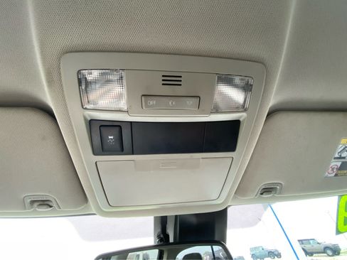 Used 2019 Toyota Tacoma SR5 RWD image 32