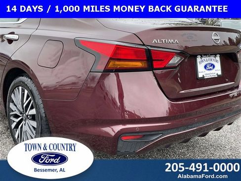 Used 2024 Nissan Altima 2.5 SV image 12