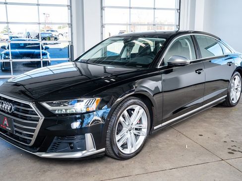 Used 2020 Audi S8 L image 11