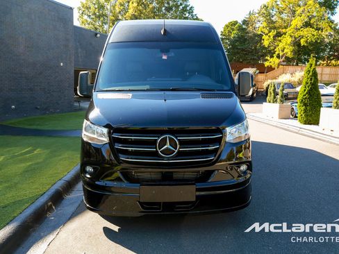 Used 2020 Mercedes-Benz Sprinter 3500 w/ Windows All Around Package image 3