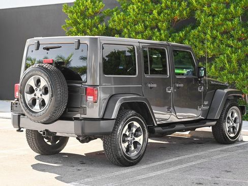 Used 2017 Jeep Wrangler Unlimited Sahara w/ Max Tow Package image 4