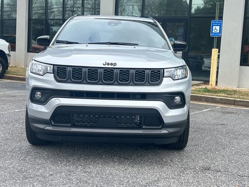 New 2026 Jeep Compass Latitude image 2