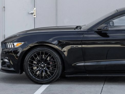 Used 2017 Ford Mustang GT Premium w/ GT Performance Package RWD image 17