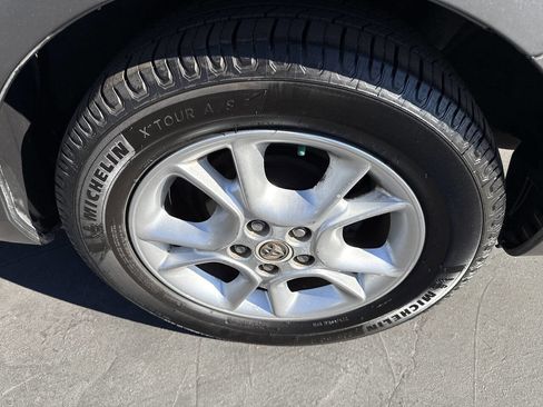 Used 2005 Toyota Sienna image 30