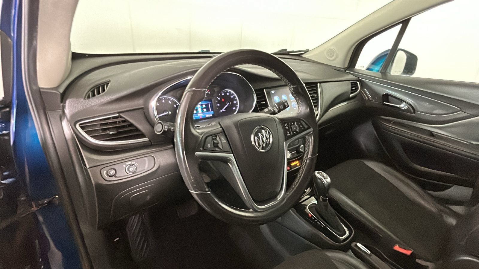 Used 2019 Buick Encore Preferred AWD/4WD image 17