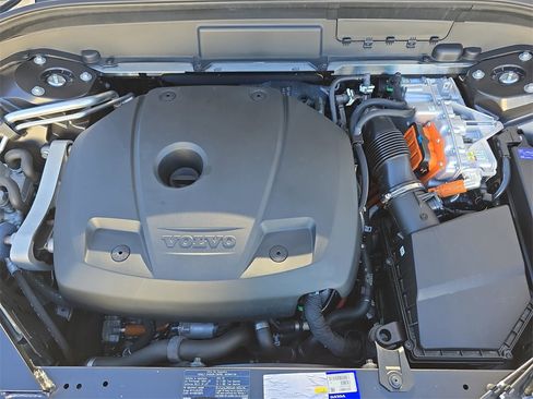 Used 2023 Volvo XC60 T8 Ultimate image 34