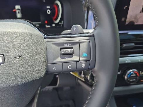 New 2026 Nissan Pathfinder SL FWD image 32