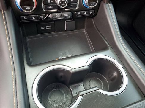 Used 2024 GMC Yukon AT4 w/ Technology Package image 23