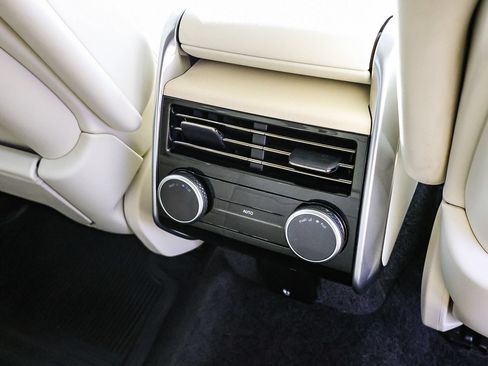 Certified 2024 Land Rover Range Rover SE AWD/4WD image 22