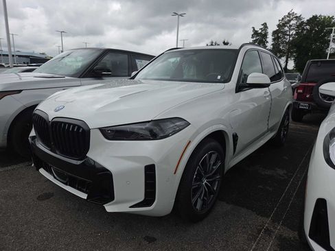 New 2026 BMW X5 xDrive50e w/ Executive Package AWD/4WD image 10