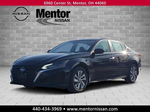Used 2025 Nissan Altima 2.5 S image 3