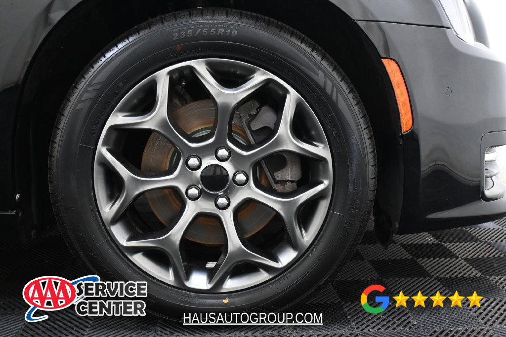 Used 2017 Chrysler 300 S w/ 300S Premium Group AWD/4WD image 38