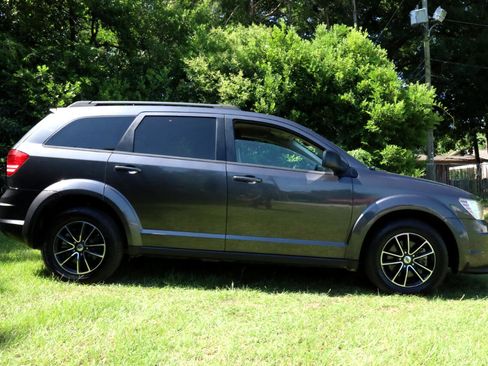 Used 2018 Dodge Journey SE w/ Popular Equipment Group image 4
