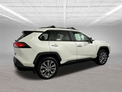 Used 2022 Toyota RAV4 Limited image 6