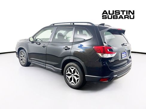 Used 2021 Subaru Forester Premium AWD/4WD image 5