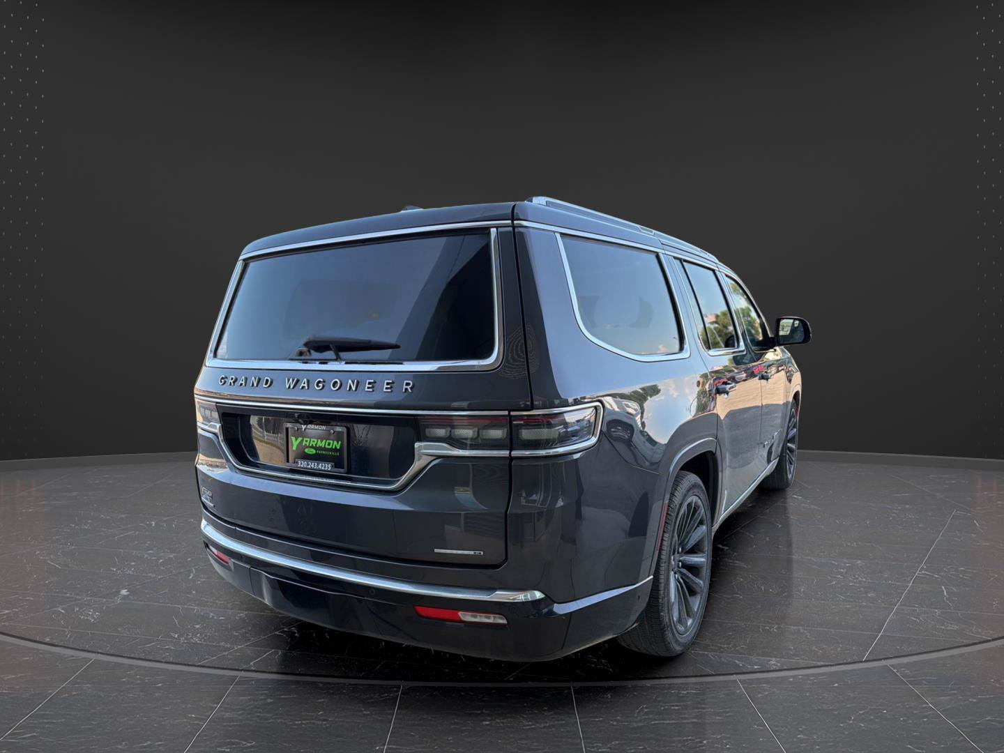 Used 2023 Jeep Grand Wagoneer Series II AWD/4WD image 4