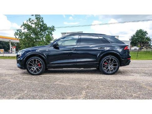 Used 2021 Audi Q8 Prestige AWD/4WD image 2