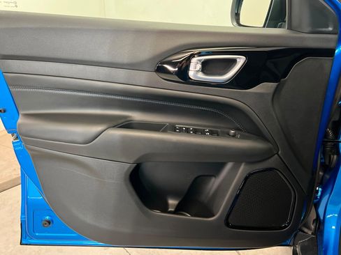 New 2026 Jeep Compass Latitude image 14