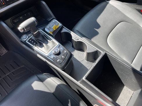 Used 2024 Kia Sportage EX AWD/4WD image 9